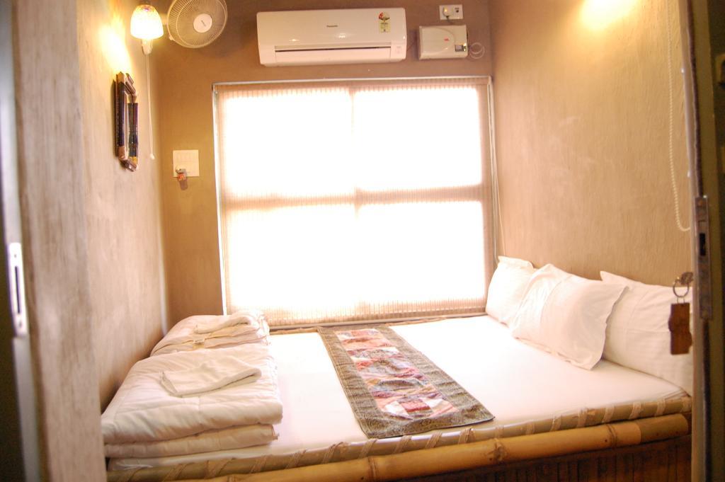 Shri Guest House Varanasi Oda fotoğraf