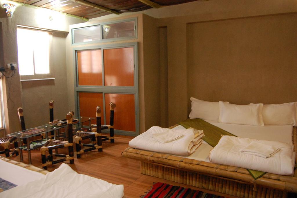 Shri Guest House Varanasi Oda fotoğraf