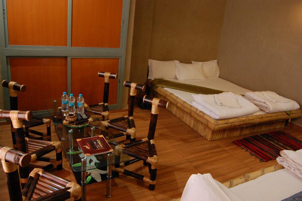 Shri Guest House Varanasi Oda fotoğraf