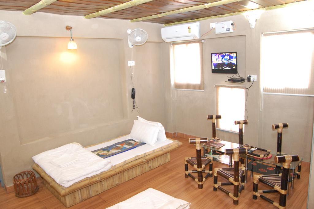 Shri Guest House Varanasi Oda fotoğraf