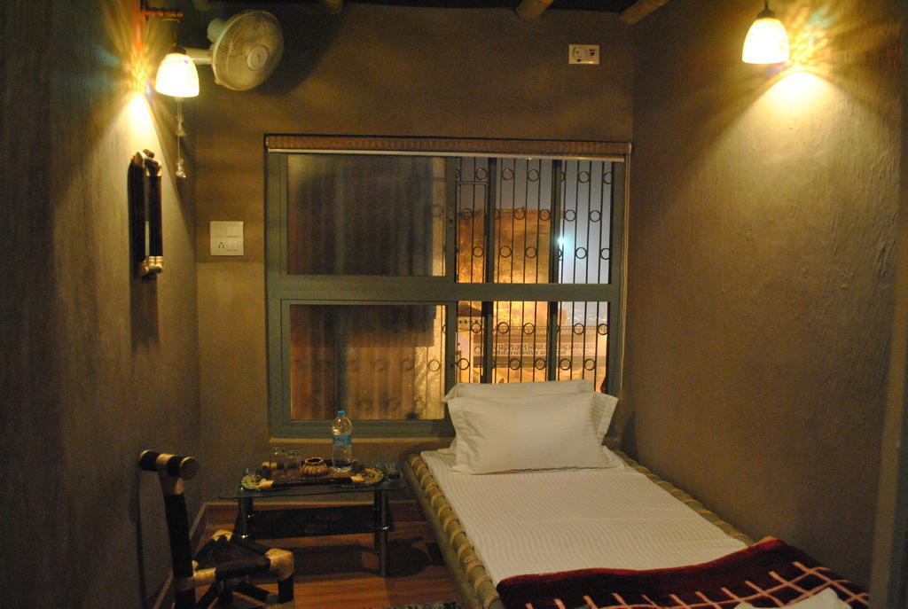 Shri Guest House Varanasi Oda fotoğraf