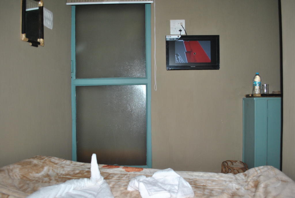 Shri Guest House Varanasi Oda fotoğraf